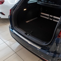 NEREZ kryt prahu zadn�ch dve�� TOP Style Kia Ceed III SW Kombi -- od roku v�roby 2018-