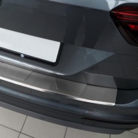 Nerezový kryt prahu zadních dveří s hranou Kia CEED III 5dv. (NE pro GT) -- rok výroby 2018-25 Nerezový kryt prahu zadních dveří s hranou Kia CEED III 5dv. (NE pro GT) -- rok výroby 2018-25